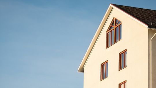 Docieplanie stropodachu – jak wpływa na komfort termiczny w budynku?