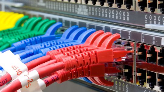 Jak Cisco rządzi w dziedzinie technologii sieciowych? Poznaj WS-C2960X-48TS-L