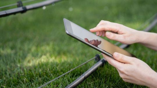 Jak wybrać odpowiednią maszynę rolniczą? Przewodnik AGROHANDEL