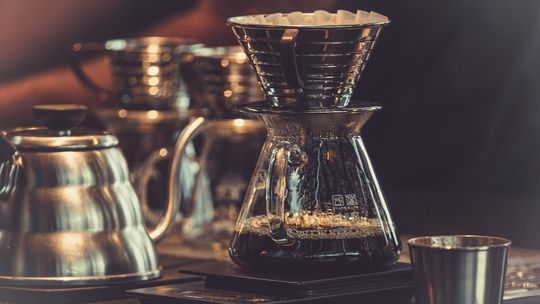 Jakie akcesoria i kawy oferują sklepy z kawą?
