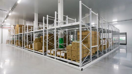 Konstrukcje stalowe – jak powstają hale i pawilony?