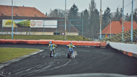 Koszty utrzymania obiektów sportowych w Pile.