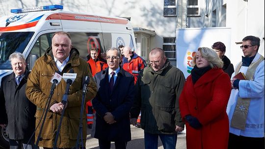 Nowy ambulans dla szpitala w Wyrzysku