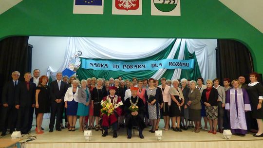 Trzydziestu siedmiu prekursorów
