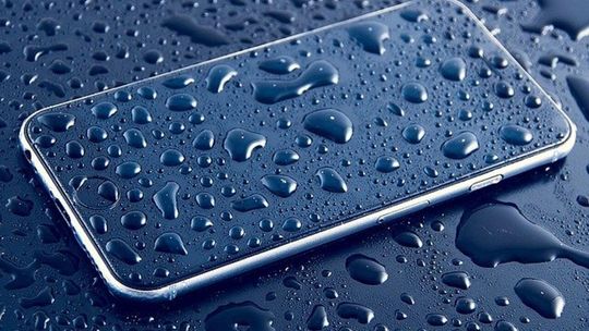 Wodoodporność iPhone – hit czy mit?