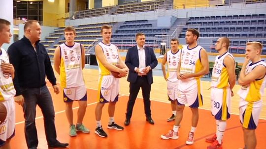 Wspierajmy naszych koszykarzy! Trening KS Basket ze specjalnymi gośćmi