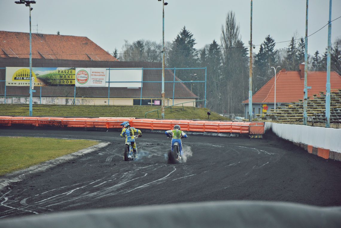 Koszty utrzymania obiektów sportowych w Pile.