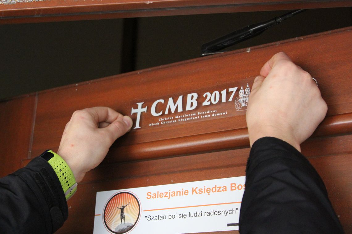 Nowość w kościele: Naklejka zamiast kredy