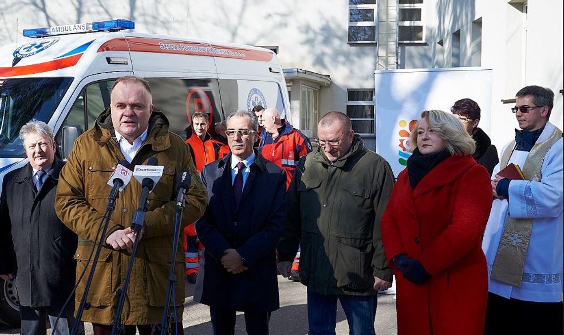 Nowy ambulans dla szpitala w Wyrzysku