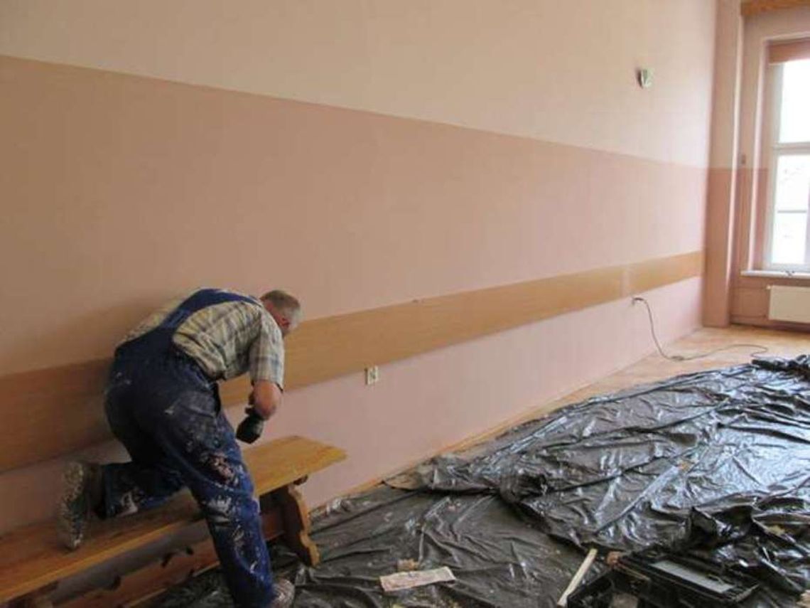 Remontowe wakacje w szkołach i placówkach oświatowych powiatu
