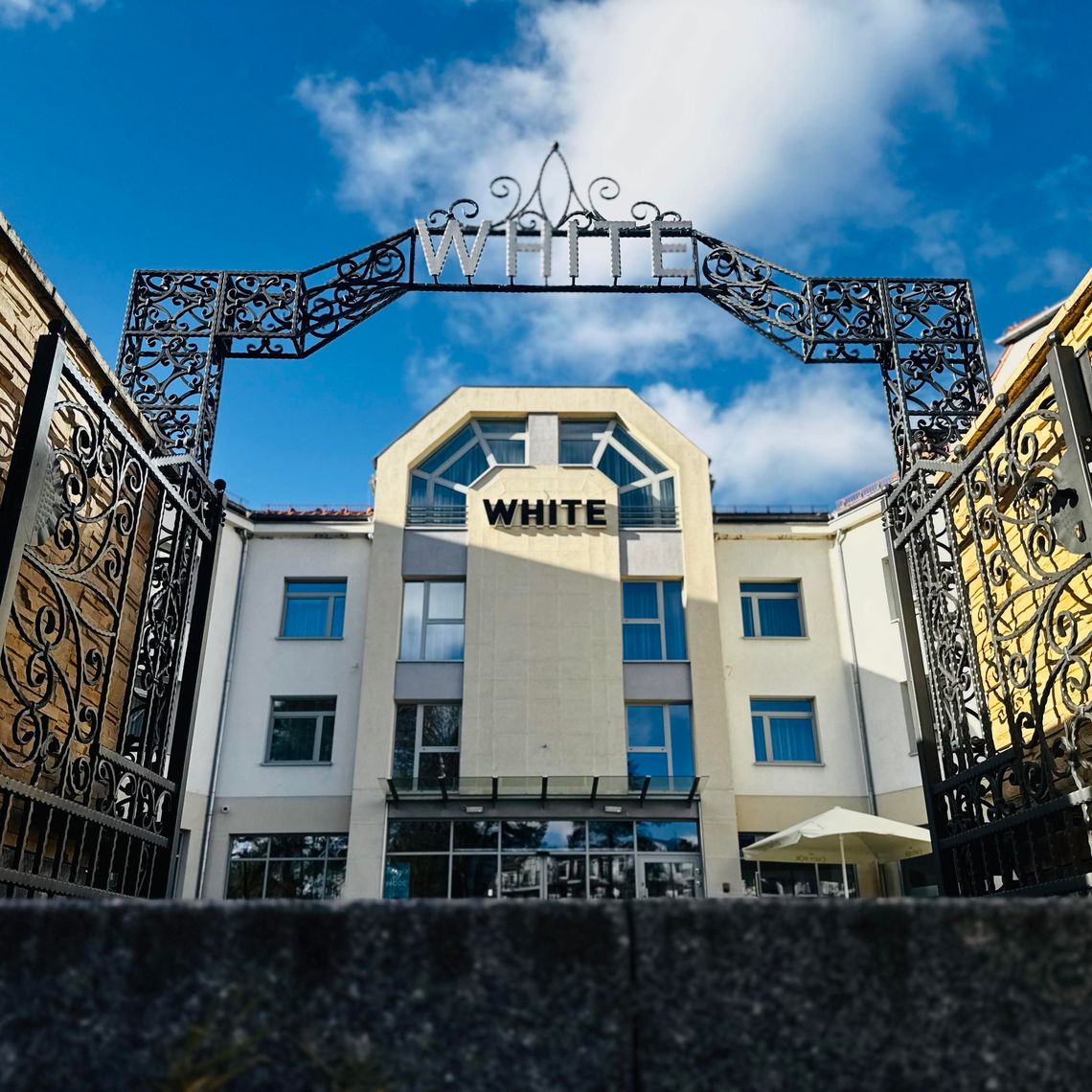 Hotel White – Krynica Morska